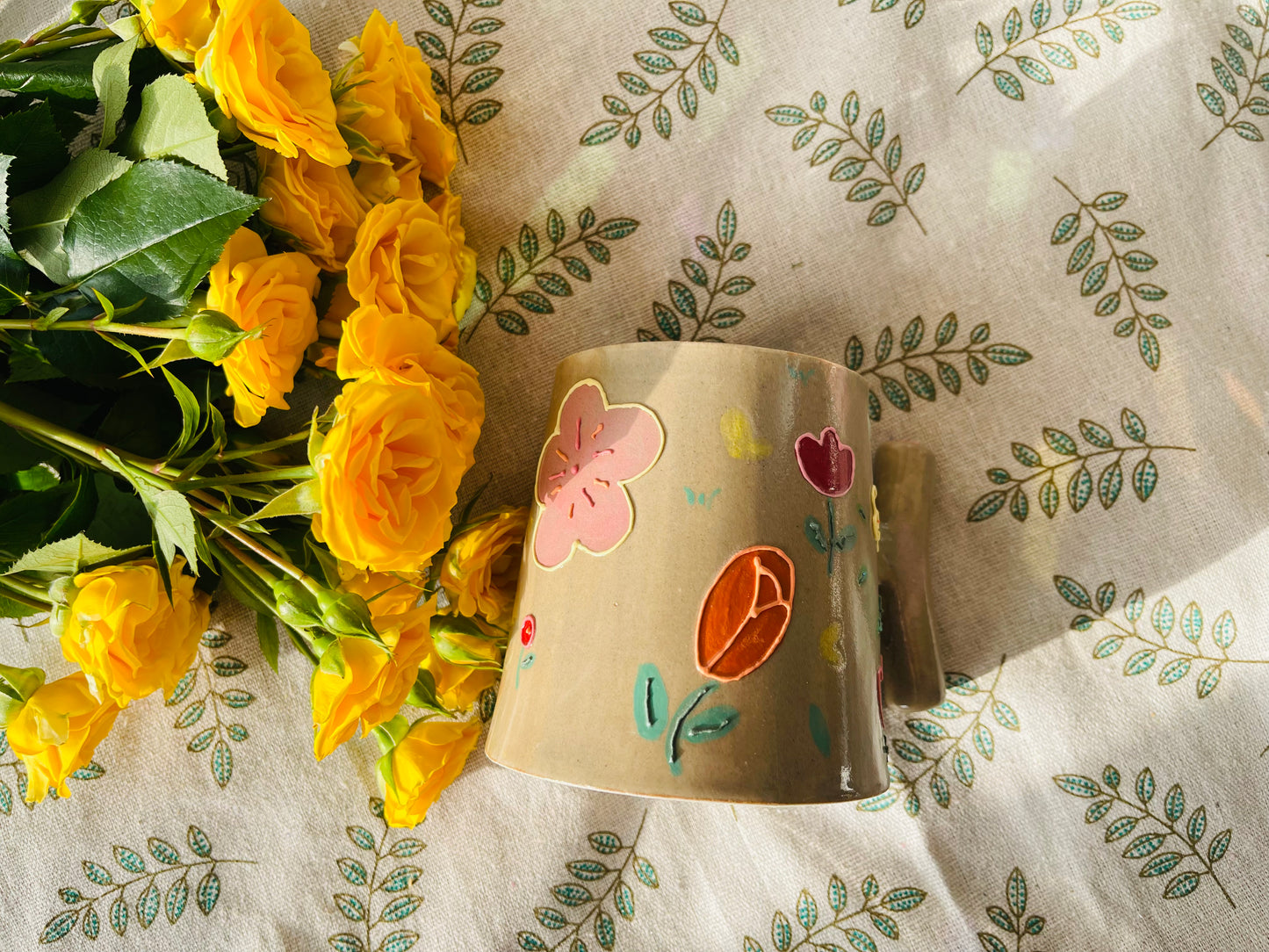 Handmade Ceramic Coffe Mug – Personalized Floral and Bee Design with T-Handle