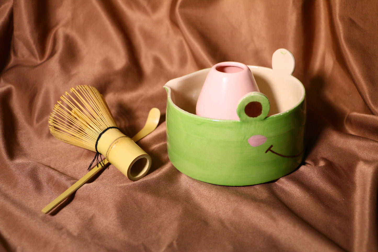 Cute Frog Ceramic Matcha Bowl Set, Custom Hand-painted Matcha Bowl