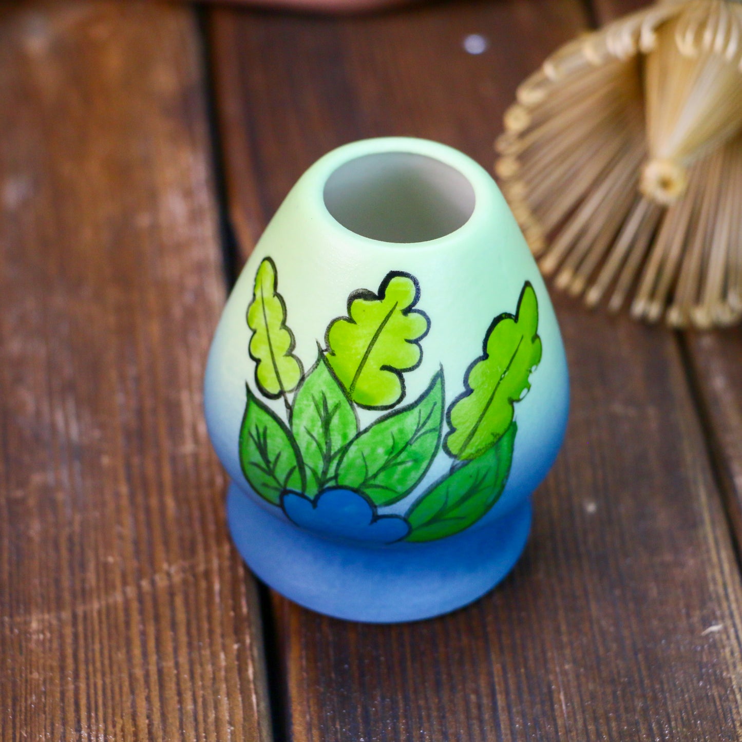 Handmade Ceramic Gradient Glaze Whisk Stand – Matcha Holder with Leaf Pattern