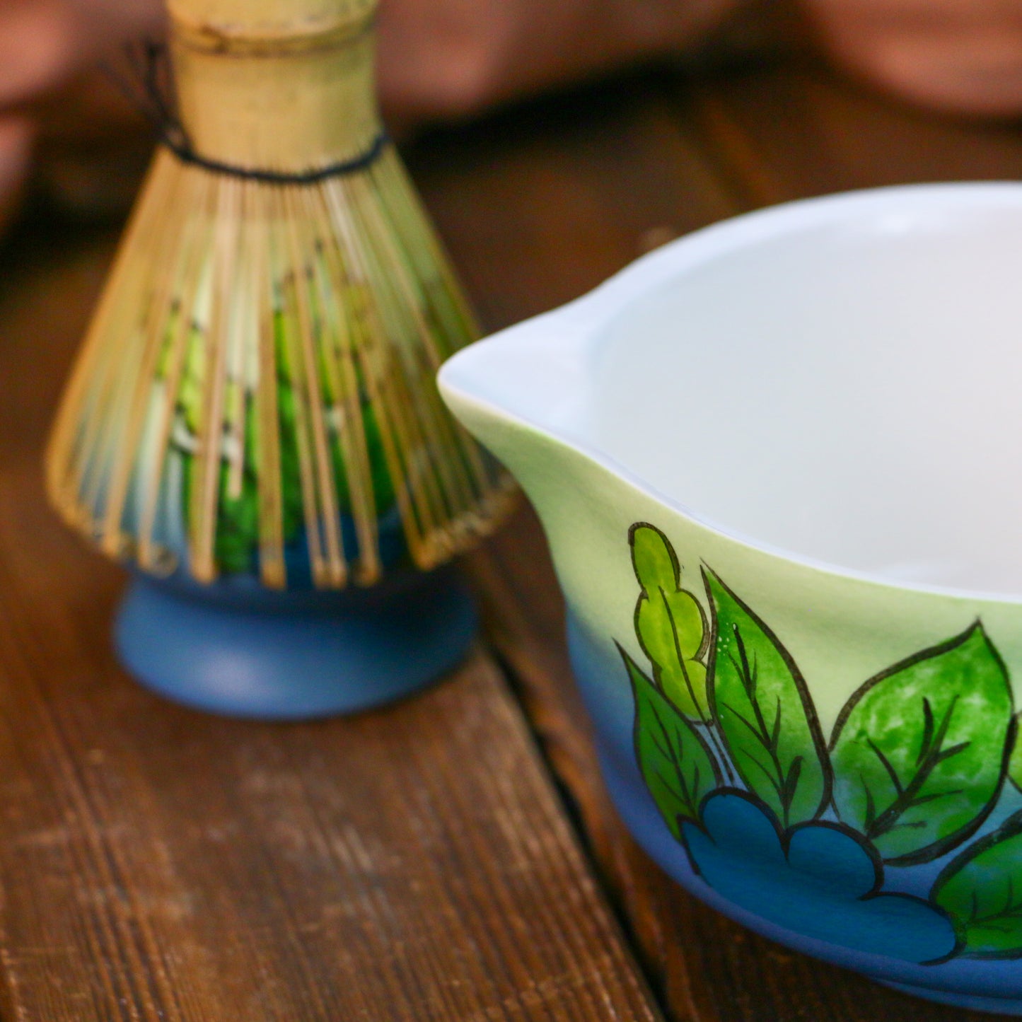 Nature-Inspired Pottery Matcha Bowl – Handmade Gradient Glaze Tea Bowl with Leaf Pattern
