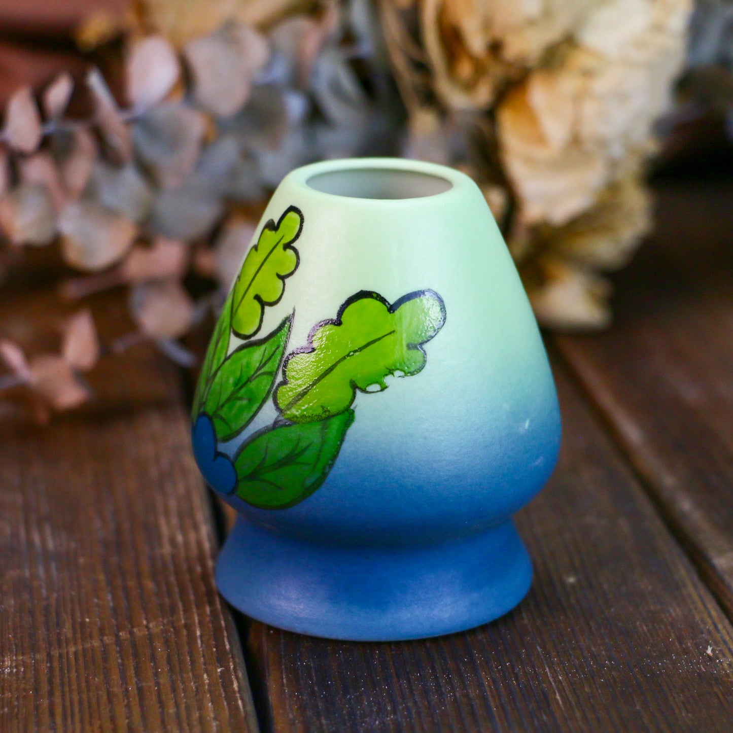 Handmade Ceramic Gradient Glaze Whisk Stand – Matcha Holder with Leaf Pattern