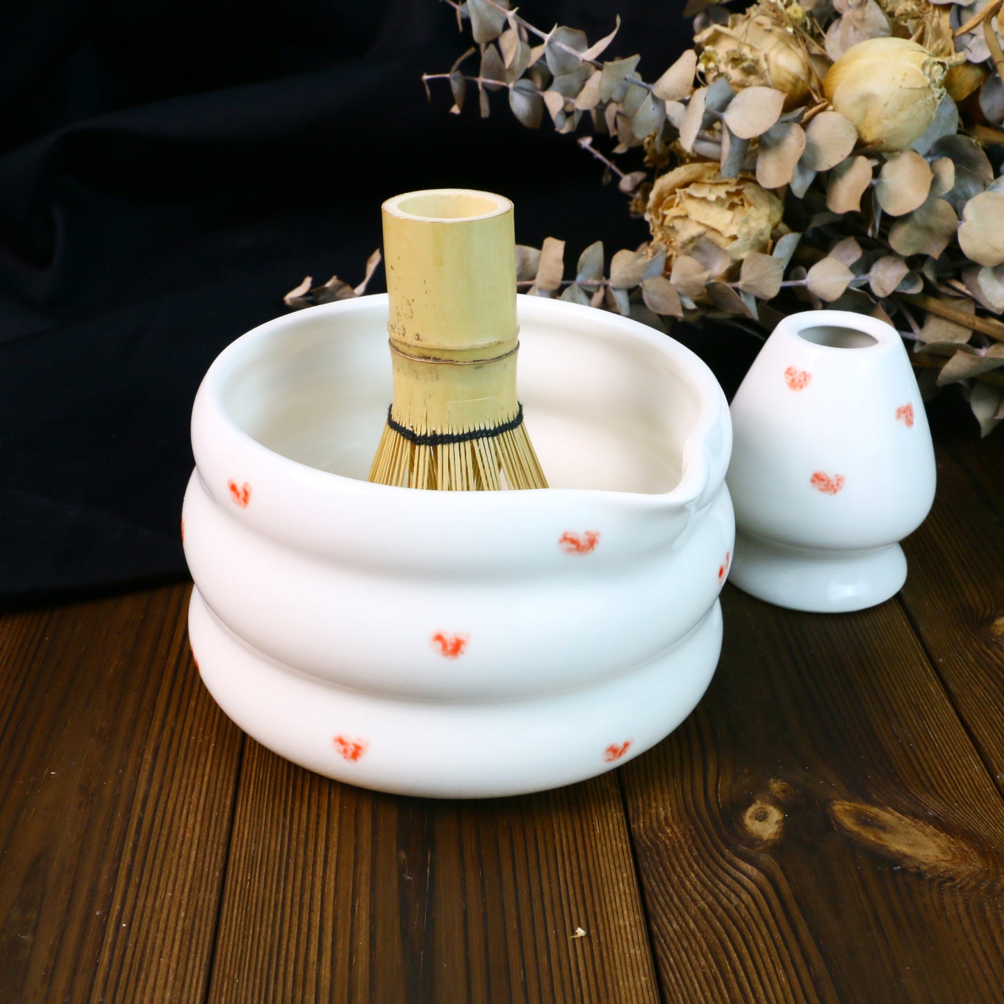 Handmade Ceramic Matcha Bowl – Wavy Ceramic Tea Bowl with Elegant Heart Details