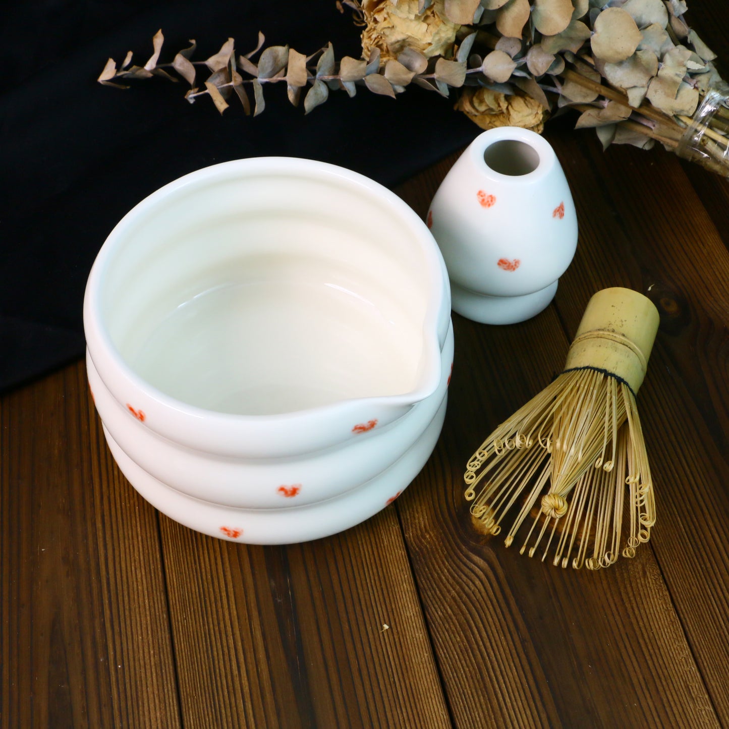 Handmade Ceramic Matcha Bowl – Wavy Ceramic Tea Bowl with Elegant Heart Details