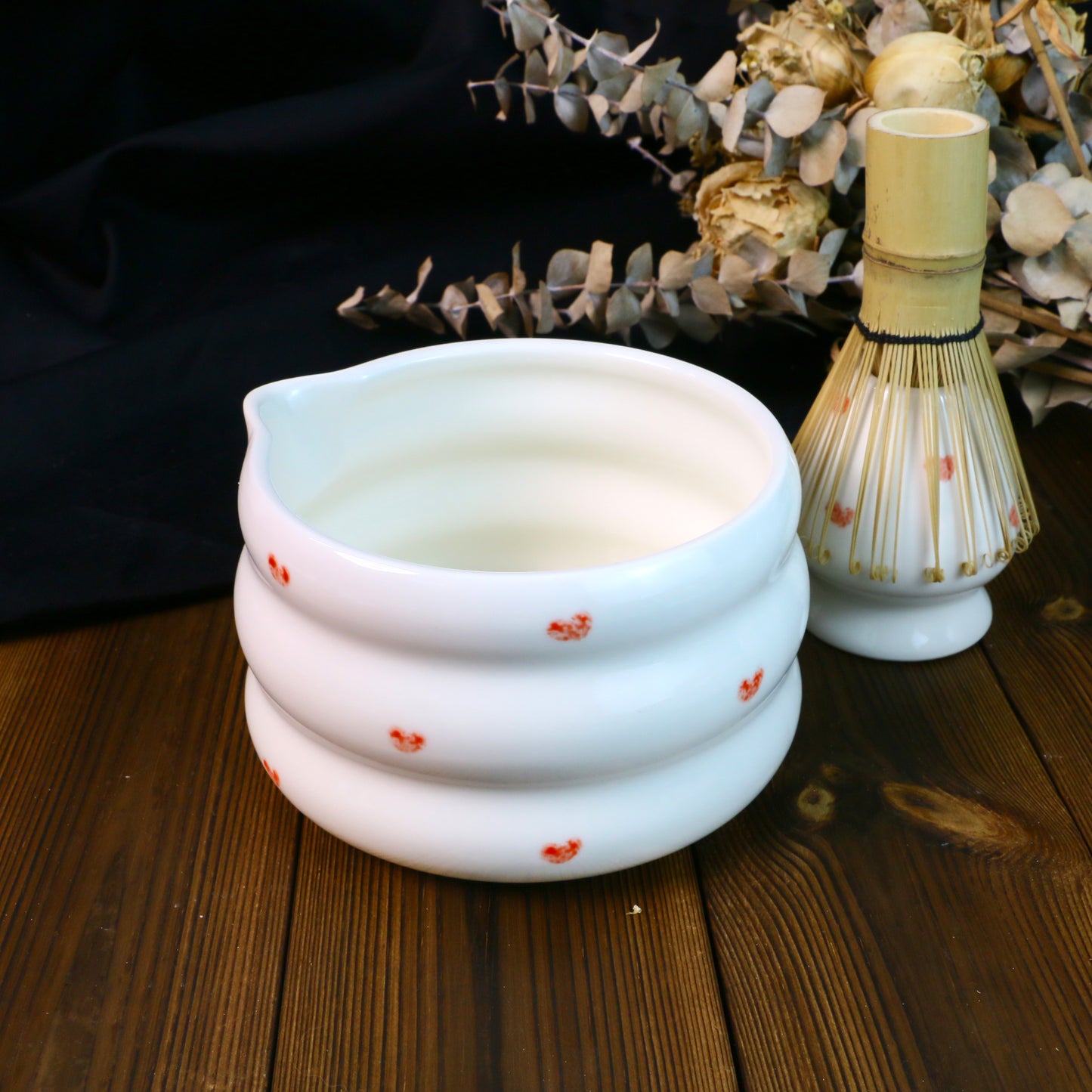 Handmade Ceramic Matcha Bowl – Wavy Ceramic Tea Bowl with Elegant Heart Details