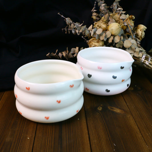 Handmade Ceramic Matcha Bowl – Wavy Ceramic Tea Bowl with Elegant Heart Details