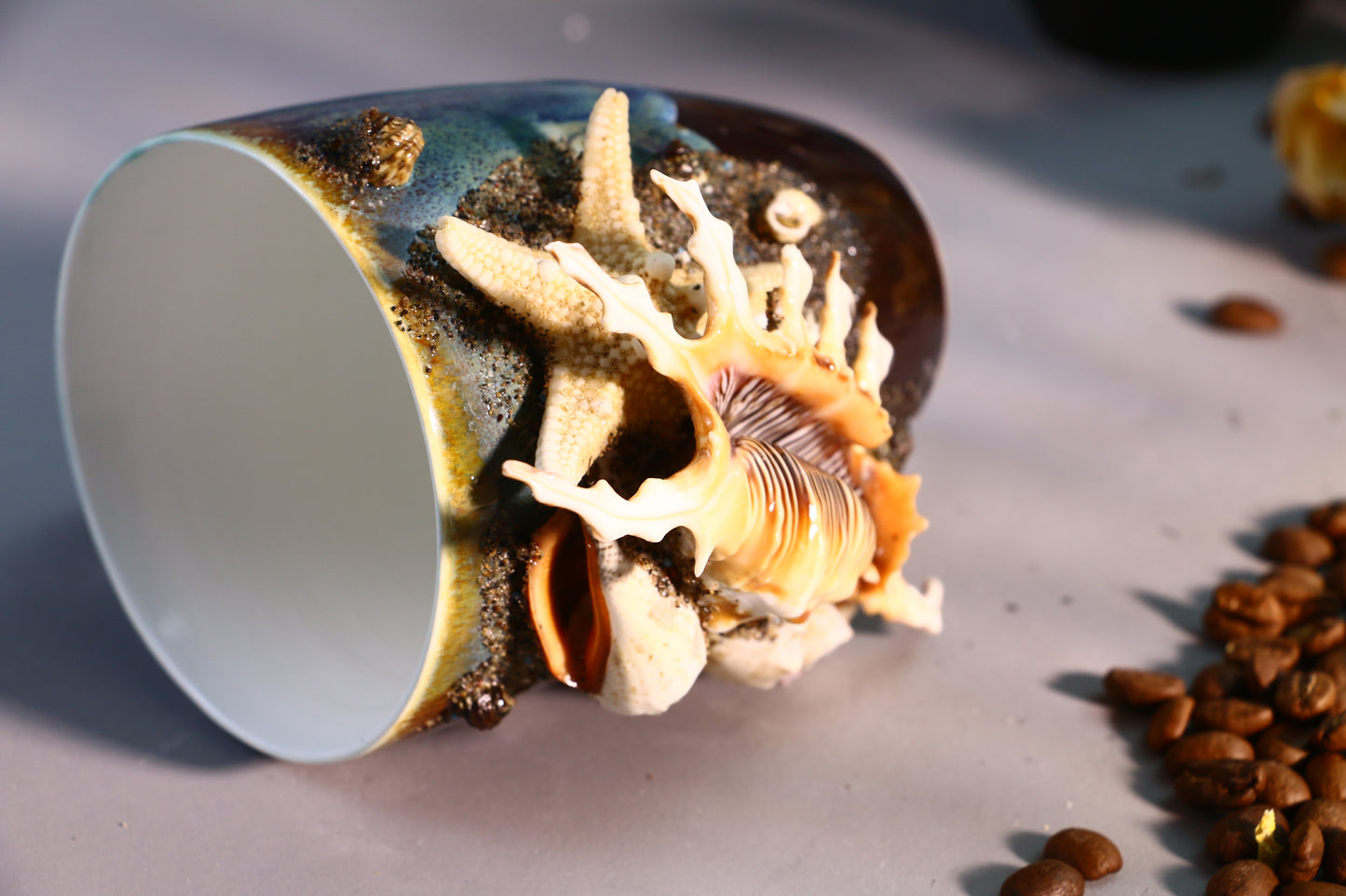 Keramik-Kaffeetasse mit Muscheln, Ozean-Serie, personalisierte handgefertigte Keramiktasse für Geschenke