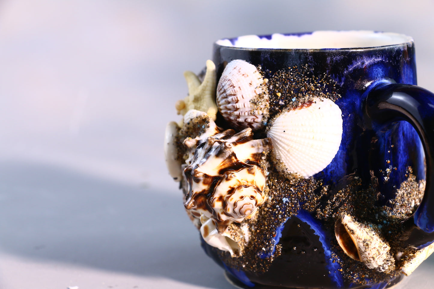 Keramik-Kaffeetasse mit Muscheln, Ozean-Serie, personalisierte handgefertigte Keramiktasse für Geschenke