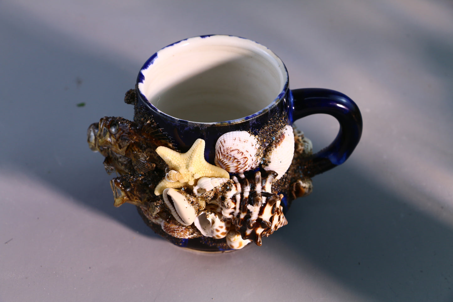 Keramik-Kaffeetasse mit Muscheln, Ozean-Serie, personalisierte handgefertigte Keramiktasse für Geschenke