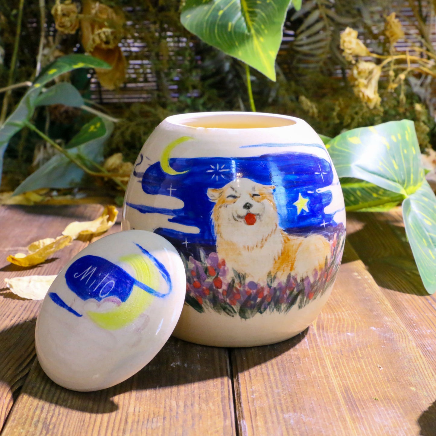 Hand-Painted Pet Portrait Urn – Handmade Ceramic Ashes Keepsake