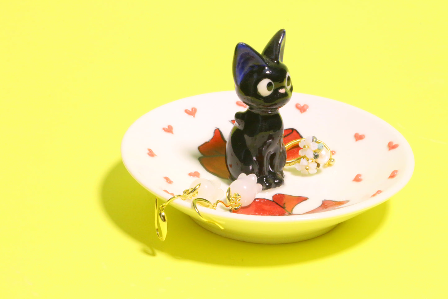 Jiji Handmade Ceramic Cat Ring Dish – Cute Anime-Inspired Jewelry Tray & Personalized Wedding Gift