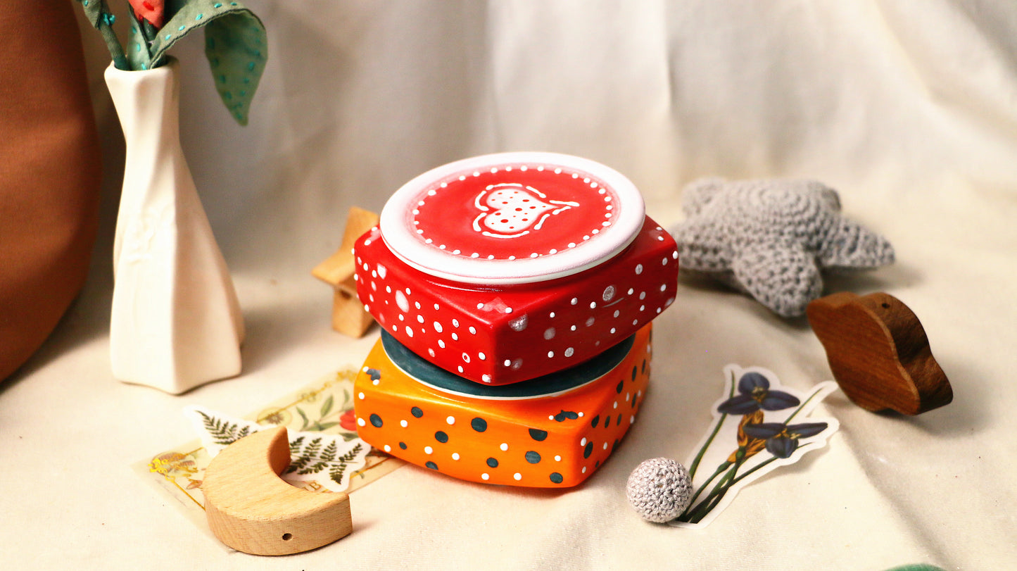 Custom Square Ceramic Pet Urn – Personalized Keepsake Urn for Pet Ashes with Heart & Flower Design
