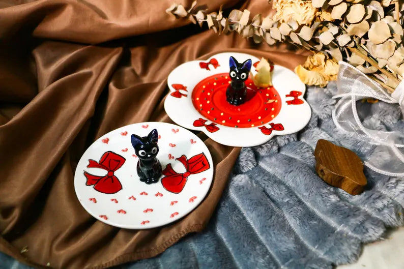 Jiji Handmade Ceramic Cat Ring Dish – Cute Anime-Inspired Jewelry Tray & Personalized Wedding Gift