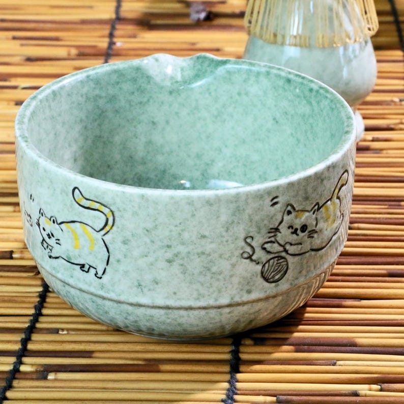 Handcrafted Ceramic Matcha Bowl with Cat Design —— Tea Set Gift