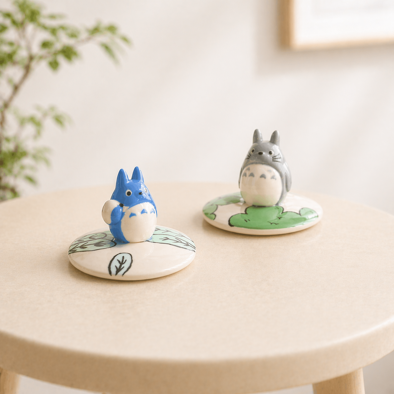 Totoro Große Keramiktasse mit Deckel – Handgemachte Ghibli-inspirierte Tasse für Kaffeeliebhaber
