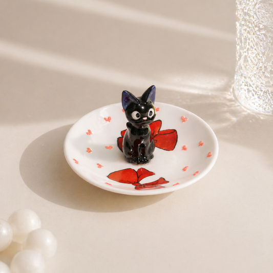 Jiji handgefertigte Ringschale aus Keramik mit Katzenmotiv – süßes Schmucktablett im Anime-Stil und personalisiertes Hochzeitsgeschenk