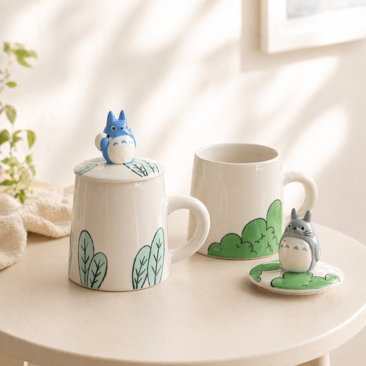 Totoro Große Keramiktasse mit Deckel – Handgemachte Ghibli-inspirierte Tasse für Kaffeeliebhaber