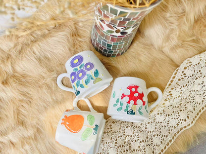 Handbemalte Keramiktasse mit Blumenmuster, personalisierte Keramiktasse für Kaffeeliebhaber
