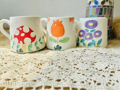 Handbemalte Keramiktasse mit Blumenmuster, personalisierte Keramiktasse für Kaffeeliebhaber