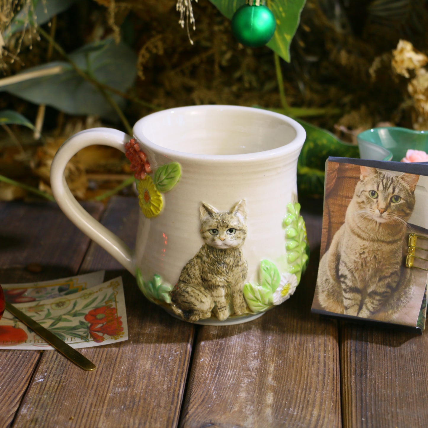 Custom Hand-Sculpted Pet Statue Mug – 3D Ceramic Portrait Cup with Floral Details