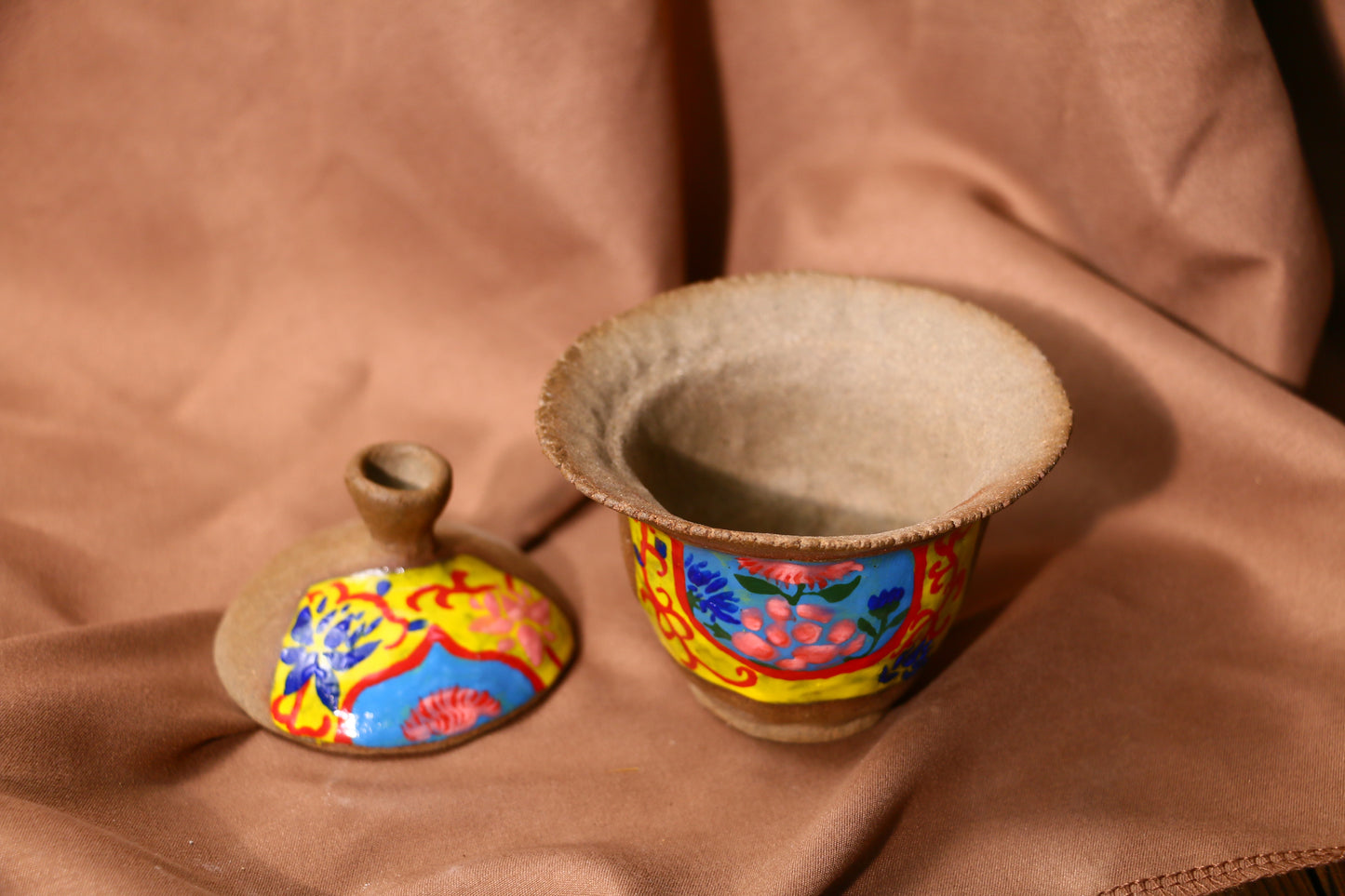 Handmade Ceramic Tea Cup, Retro Pottery Gaiwan with Lid, Elegant Porcelain Tea Set