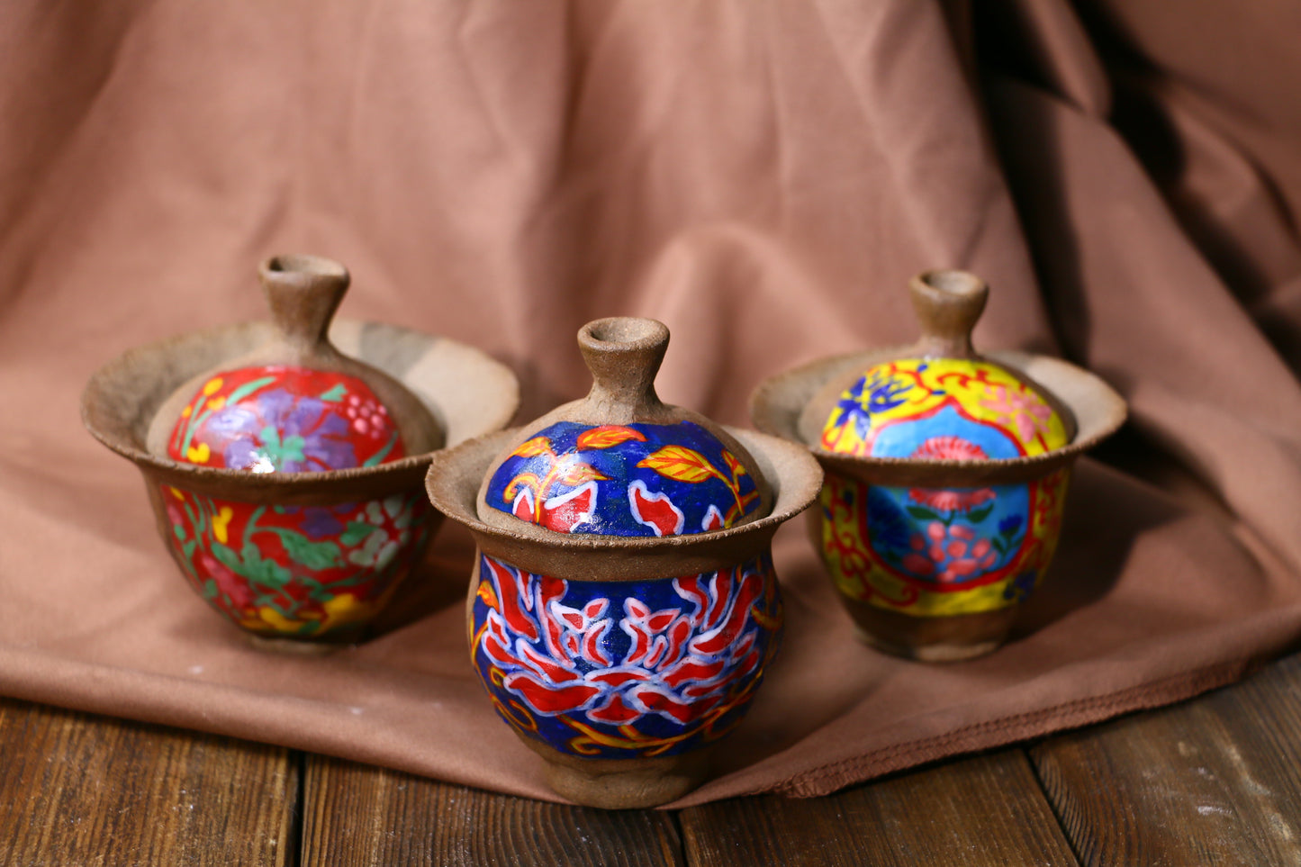 Handmade Ceramic Tea Cup, Retro Pottery Gaiwan with Lid, Elegant Porcelain Tea Set