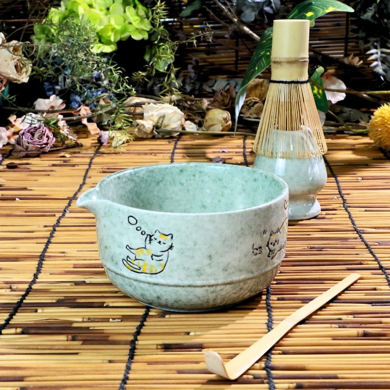 Handcrafted Ceramic Matcha Bowl with Cat Design —— Tea Set Gift