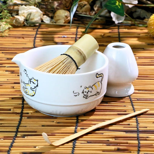 Handcrafted Ceramic Matcha Bowl with Cat Design —— Tea Set Gift