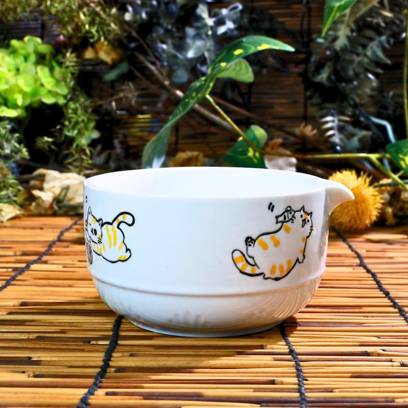 Handcrafted Ceramic Matcha Bowl with Cat Design —— Tea Set Gift