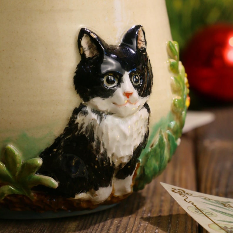 Custom Hand-Sculpted Pet Statue Mug – 3D Ceramic Portrait Cup with Floral Details