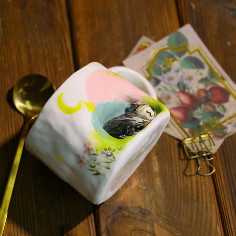 Custom Hand-Sculpted Pet Sleeping Mug – Personalized Ceramic Cup with 3D Pet Portrait Figure Inside