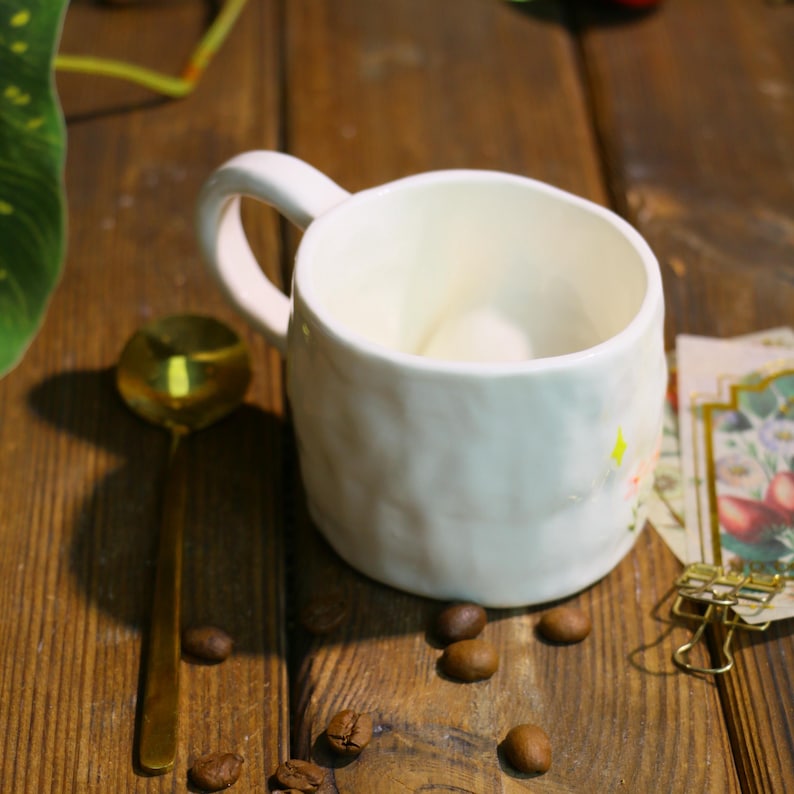 Custom Hand-Sculpted Pet Sleeping Mug – Personalized Ceramic Cup with 3D Pet Portrait Figure Inside