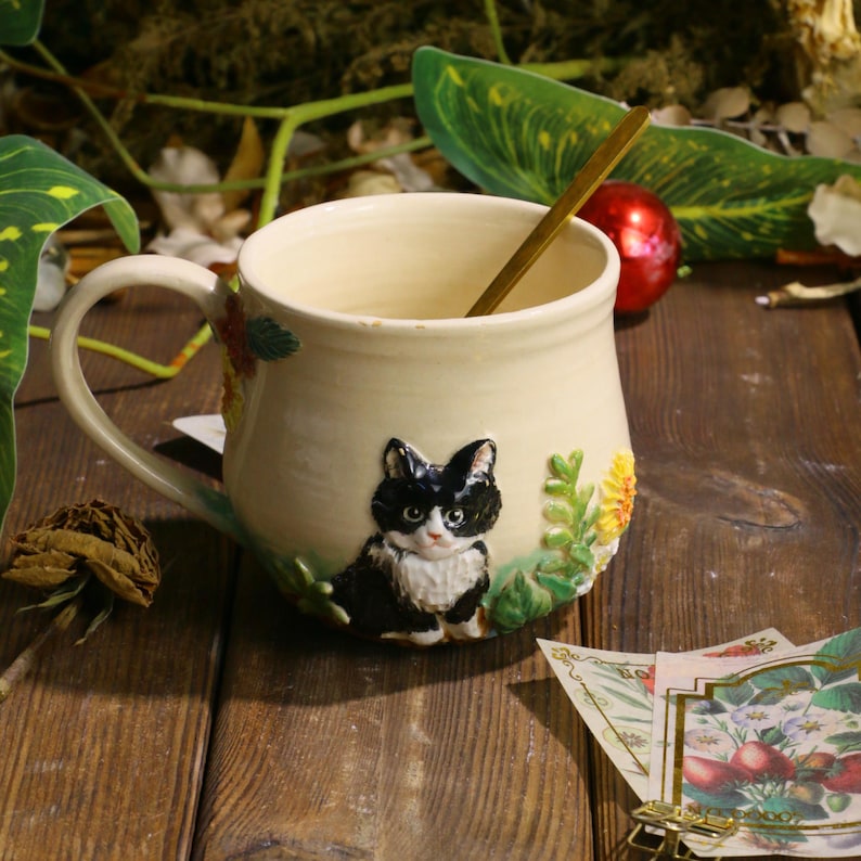 Custom Hand-Sculpted Pet Statue Mug – 3D Ceramic Portrait Cup with Floral Details
