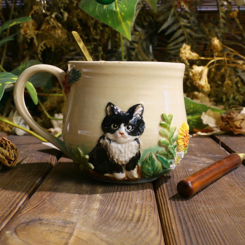 Custom Hand-Sculpted Pet Statue Mug – 3D Ceramic Portrait Cup with Floral Details