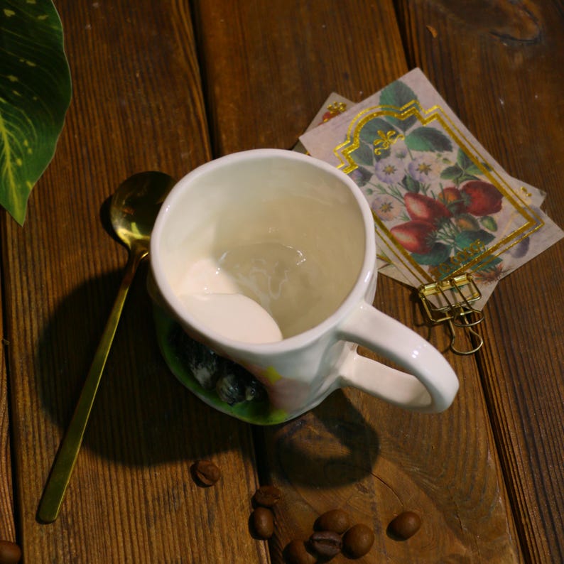 Custom Hand-Sculpted Pet Sleeping Mug – Personalized Ceramic Cup with 3D Pet Portrait Figure Inside