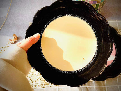 Hand-Painted Dual Color Ceramic Plate with Scalloped Edge - Elegant and Unique Design for Home Decor